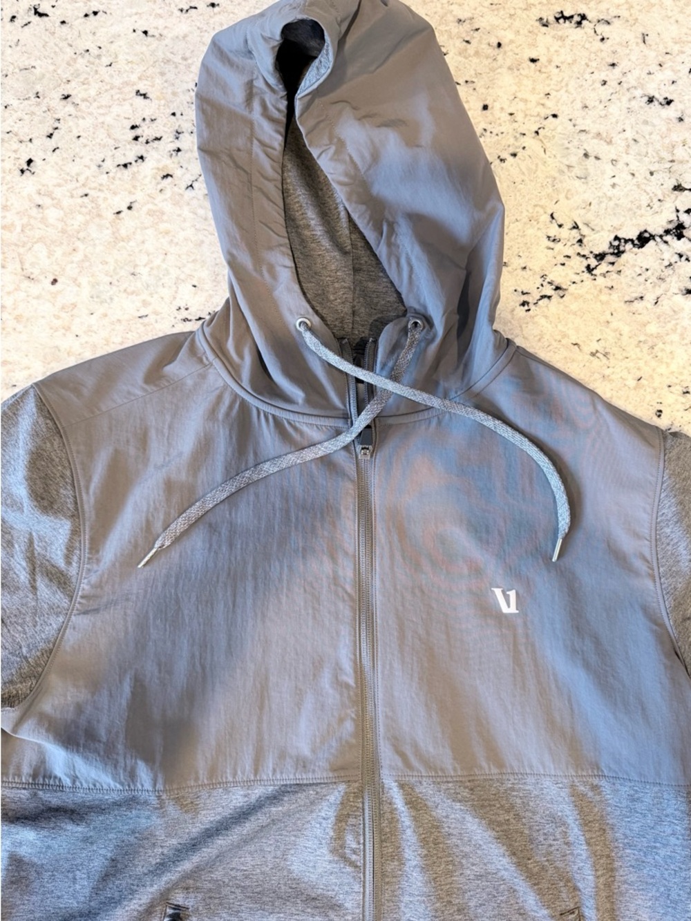 Vuori Men's Sunday Element jacket/hoodie in charcoal heather.EXCELLENT CONDITION